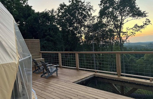 Eureka Springs Apartment | Luxury Dome at Fox Wood, with Cedar Hot Tub on large deck, built-in hammock and mountain views, only 15 minutes from downtown Eureka Springs and 8 minutes from Beaver Lake.