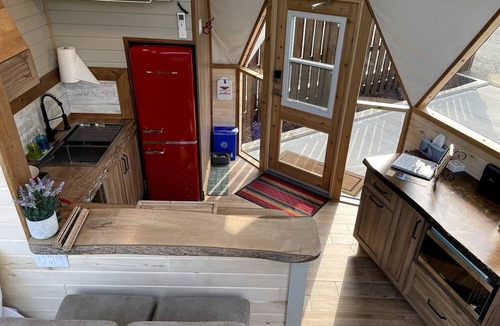Listuguj Mi'gmaq First Nation House | Luxury Dome with Hot Tub for Relaxing Glamping Escapes to Flatlands, New Brunswick