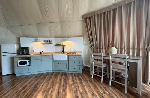 Hays Villa | Luxury dome with hot tub a romantic getaway
