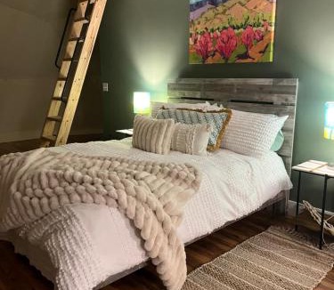 Hays Villa | Luxury dome with hot tub a romantic getaway