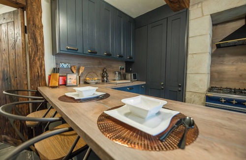 Warmsworth Cottage | Luxury Doncaster Cottage - Free Parking