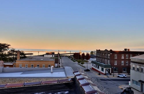 Kewaunee Apartment | Luxury Door Peninsula Loft Apartment - 30 Mins from Lambeau Field