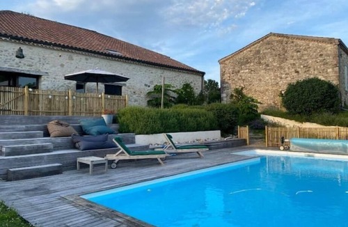 La Sauvetat-sur-Lede House | Luxury Dordogne Farmhouse - Private SwimmingPool, Parking, Views, Starlink