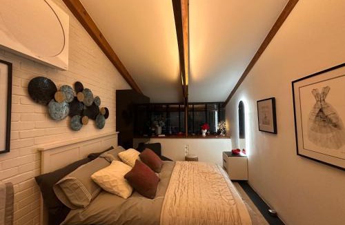 London Borough of Bromley House | Luxury Double Room