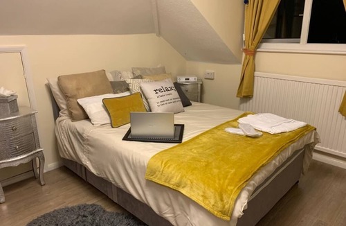 Mawneys Apartment | Luxury Double Room