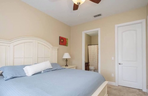 University Heights Condo | Luxury Downtown 2/2 Condo- Pool