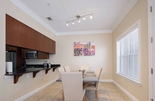 University Heights Condo | Luxury Downtown 2/2 Condo- Pool