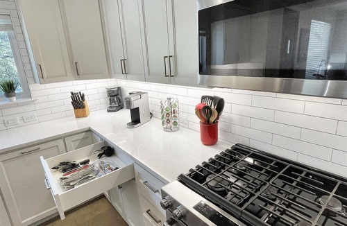Elmhurst Heights House | Luxury Downtown Condo - Upstairs Firepit! In The Hot Middle of All The Action!