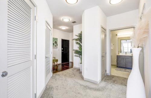 Gaithersburg Apartment | Luxury Downtown Crown Apartment