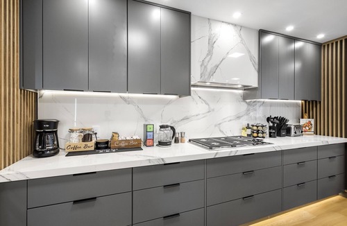 North Philadelphia West House | Luxury Downtown Mansion! Garage Parking! Roofdeck!