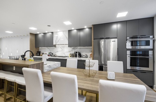 North Philadelphia West House | Luxury Downtown Mansion! Garage Parking! Roofdeck!