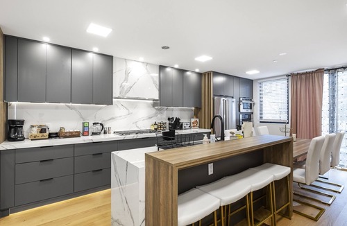 North Philadelphia West House | Luxury Downtown Mansion! Garage Parking! Roofdeck!