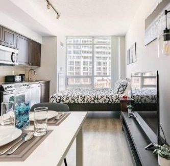 Fort York Apartment | Luxury Downtown Toronto Suite - Near CN Tower, Rogers Centre, Pool & Gym