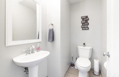 Downtown Cleveland Villa | Luxury Downtown Townhome Private Garage Unit 9