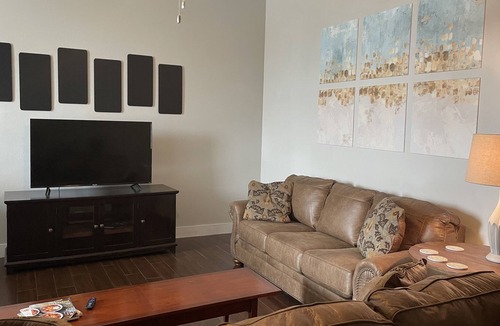 Sulphur Springs Apartment | Luxury Downtown Apartment