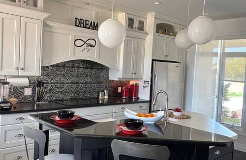 Wyoming House | Luxury Dream Home – Beaches, Golf, Parks, Trails – Perfect for Families