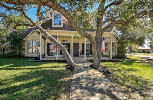 Dripping Springs House | Luxury Dripping Springs Home-Pool&Hot-Tub Firepit!