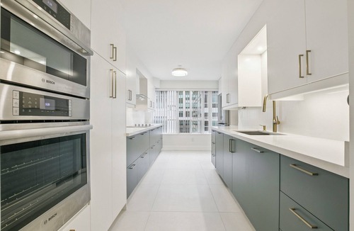 Toronto Entertainment District Apartment | Luxury DT Escape 3Bed2Bath! Pool |Gym |Parking