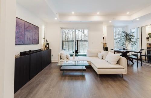 Erin Mills Apartment | Luxury Elegant Full house Escape Premium Comfort
