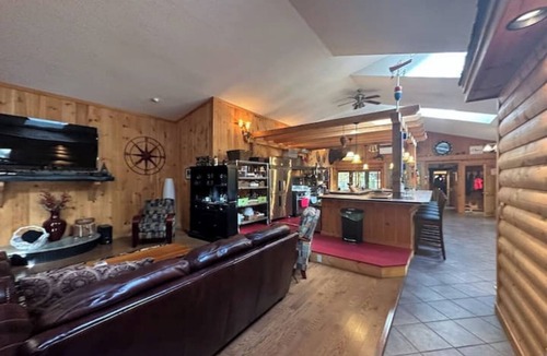 Embden Cabin | Luxury Embden Lodge