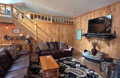 Embden Cabin | Luxury Embden Lodge