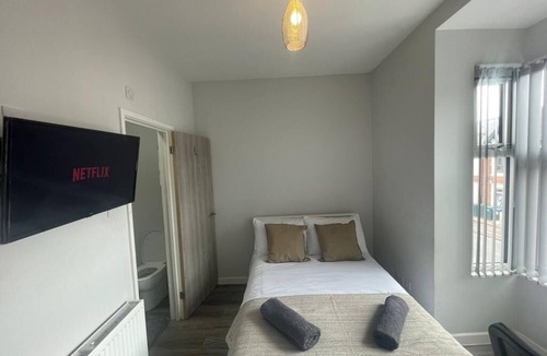 Coventry House | Luxury En-suite Corporate Stay