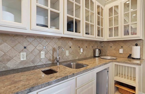 Tracy Villa | Luxury Entertainment Oasis