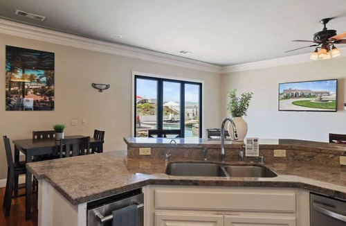 Tracy Villa | Luxury Entertainment Oasis