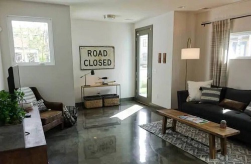 Chestnut Hill House | Luxury Escape at on 2nd Ave