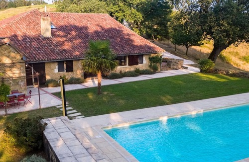 Peyrusse-Grande Villa | Luxury Escape: Pool & Sauna