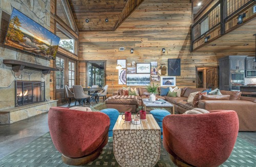 Broken Bow Cabin | Luxury Escape, Pool, Creek, Pickleball + Sauna