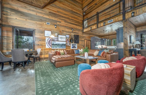 Broken Bow Cabin | Luxury Escape, Pool, Creek, Pickleball + Sauna