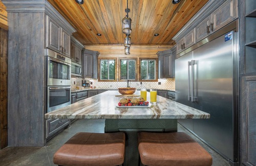 Broken Bow Cabin | Luxury Escape, Pool, Creek, Pickleball + Sauna
