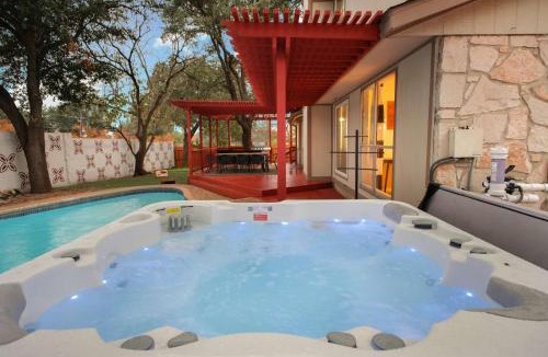 North San Antonio - SAT House | Luxury Escape Pool Sportscourt Games & Theater