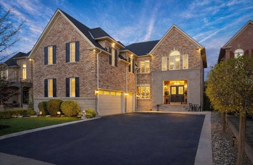 Brampton House | Luxury Estate Pool BBQ Near Airport 4-BDRM