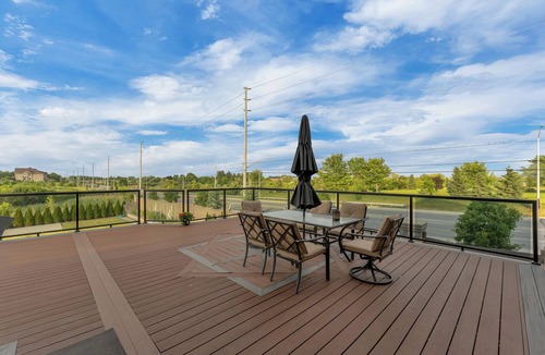 Brampton House | Luxury Estate-Style Home ~Premium Comfort ~Games