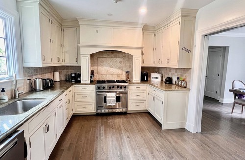 Rye House | Luxury Family Getaway Steps From the Water. Easy Soccer World Cup/NYC Access!