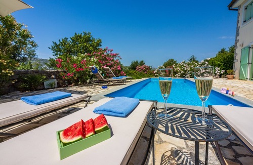 Tribalj Villa | Luxury Family Home. Heated Pool. Kids Park. Pets. Privacy. Concierge. Sauna.
