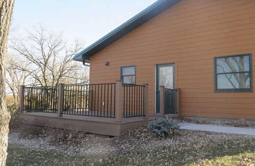 Clay County Cabin | Luxury Family-Sized Central KS Cabin