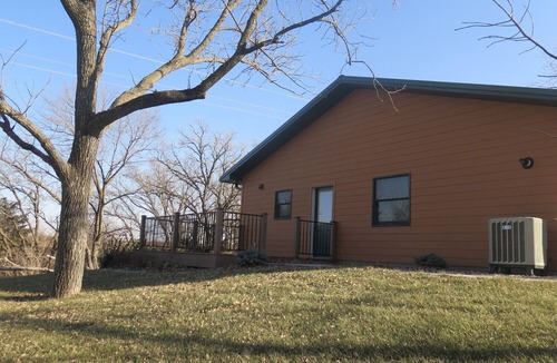 Clay County Cabin | Luxury Family-Sized Central KS Cabin