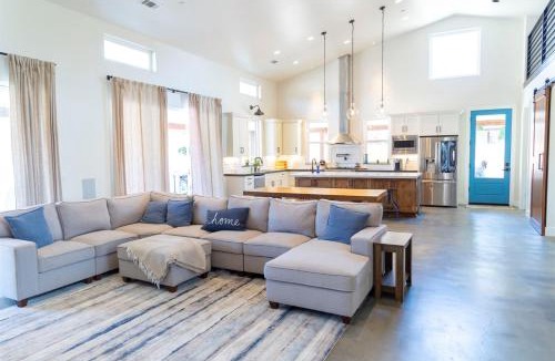 Arroyo Grande House | Luxury Farmhouse Near Coast & Wine