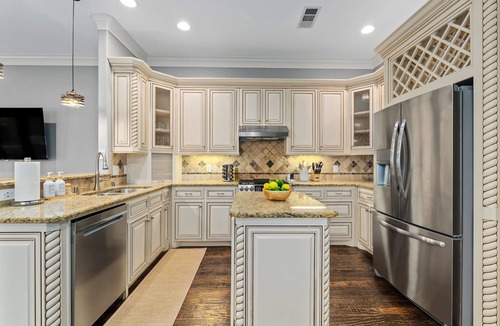 Vickery Place House | Luxury FIFA World Cup Retreat | Game Room | Fire Pit | Gym | Dallas