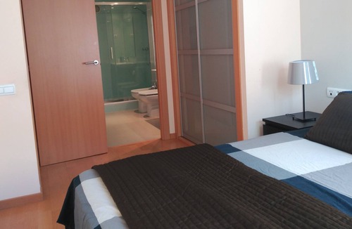 Sant Adria de Besos Apartment | LUXURY FLAT, 3 BEDROOMS, 2 BATHROOMS AND SWIMMING POOL NEXT TO THE BEACH!!