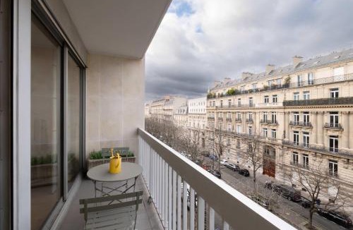 Faubourg-du-Roule Apartment | Luxury Flat Arc de Triomphe 4 Guests