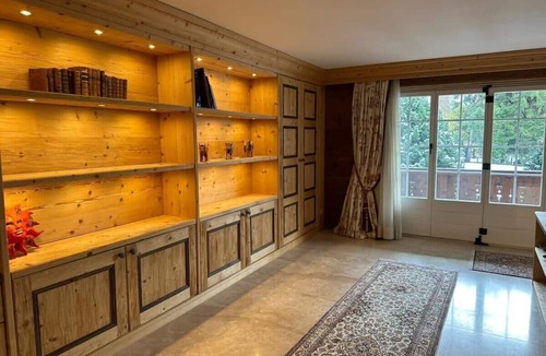 Zweisimmen Nr Gstaad Apartment | Luxury Flat Close to Park Hotel in Gstaad