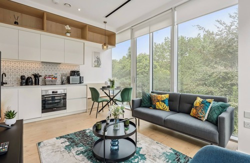 London Borough of Hounslow Apartment | Luxury Flat in Brentford