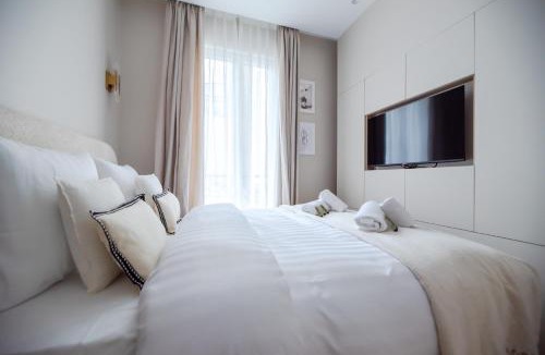 Quartier du Faubourg-Montmartre Apartment | Luxury Flat - Opera & Upper Marais