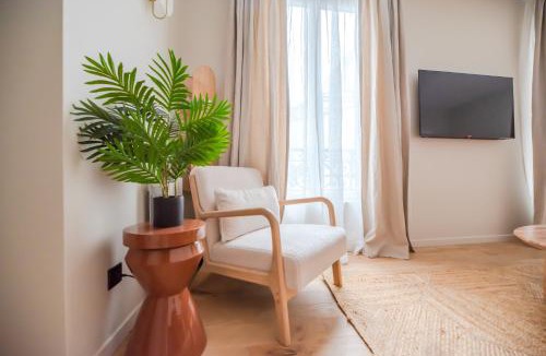 Quartier du Faubourg-Montmartre Apartment | Luxury Flat - Opera & Upper Marais
