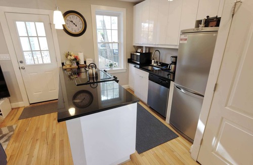 Stanton Park Apartment | Luxury Flat Walk To Capitol!