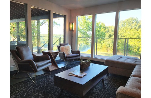 Flippin House | Luxury for life's big moments or just a memorable weekend!